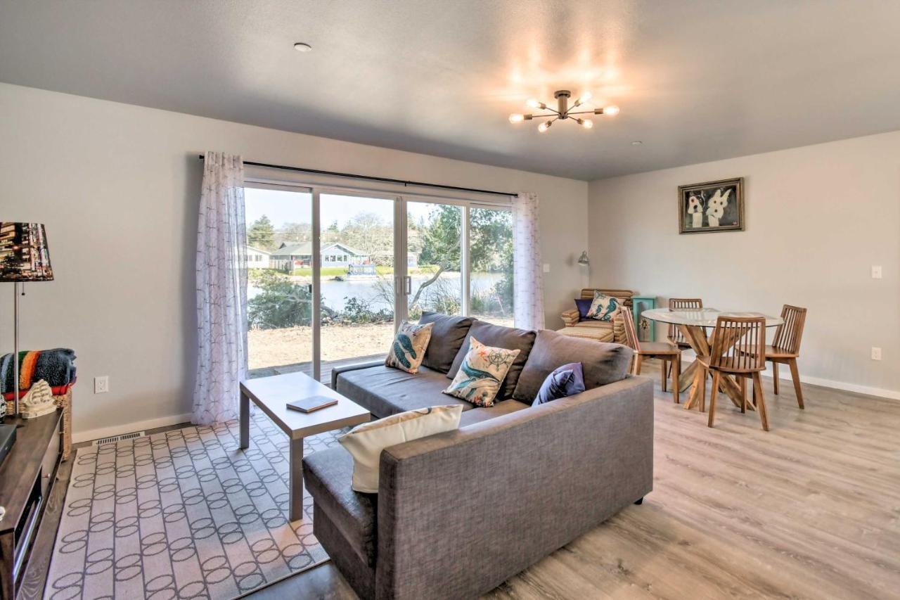 Canal Cottage Retreat With Dock And Waterfront Views Ocean Shores Ngoại thất bức ảnh