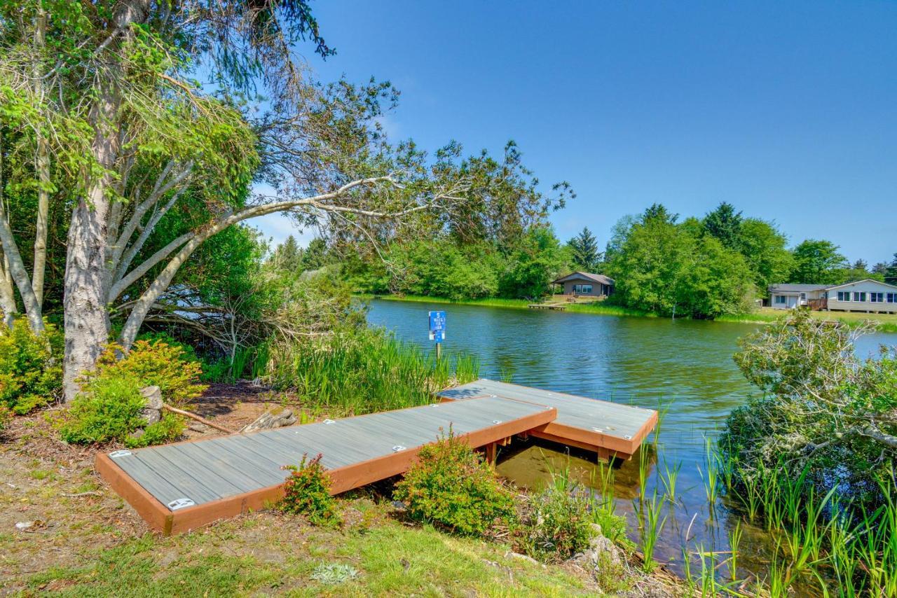 Canal Cottage Retreat With Dock And Waterfront Views Ocean Shores Ngoại thất bức ảnh