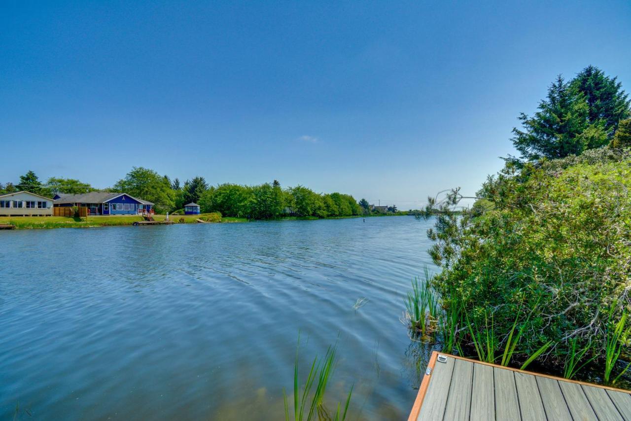 Canal Cottage Retreat With Dock And Waterfront Views Ocean Shores Ngoại thất bức ảnh